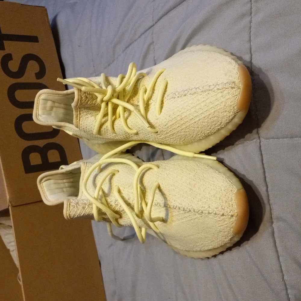 Yeezy Boost 350.
